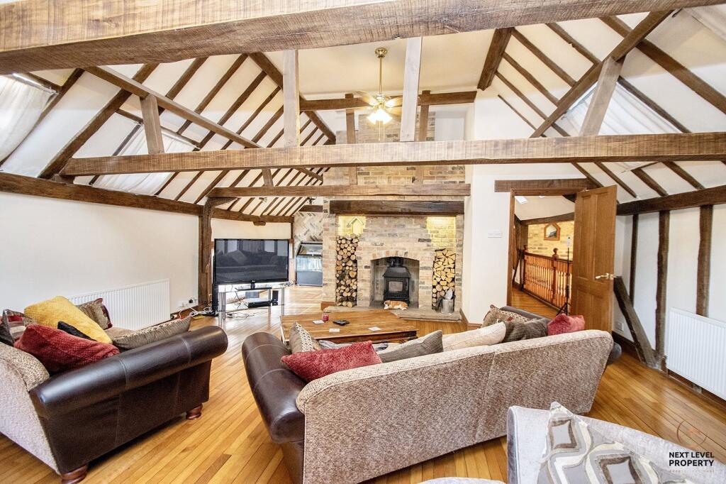 Lounge (First Floor)