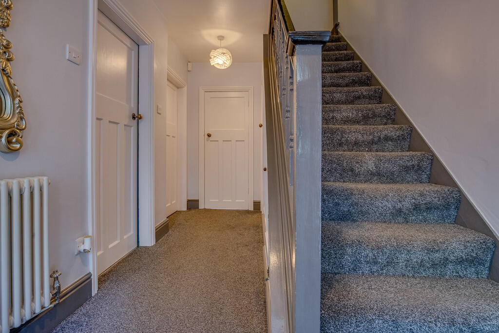 Entrance hall 1.1