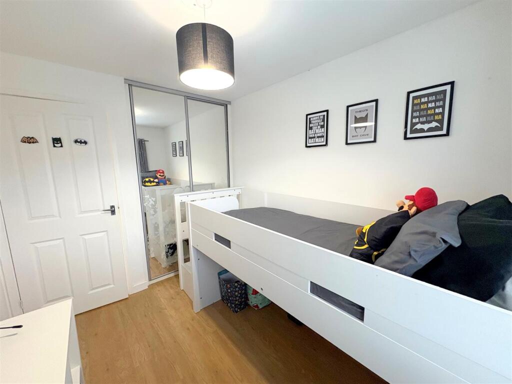 Bedroom 3b.jpg