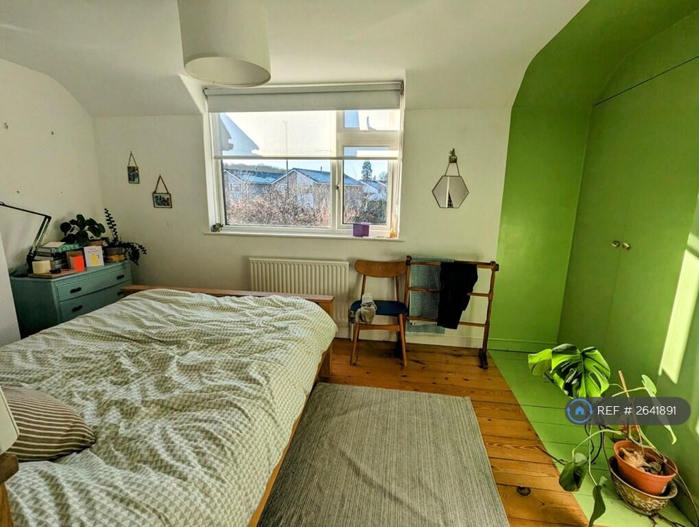 Master Bedroom With Built In Wardrobe