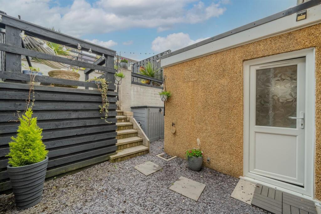 83 Stafford Rd-14.jpg