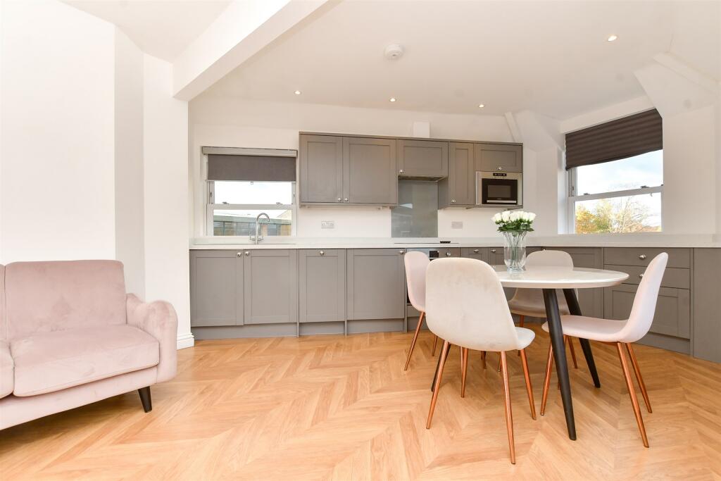 Kitchen / Living Room