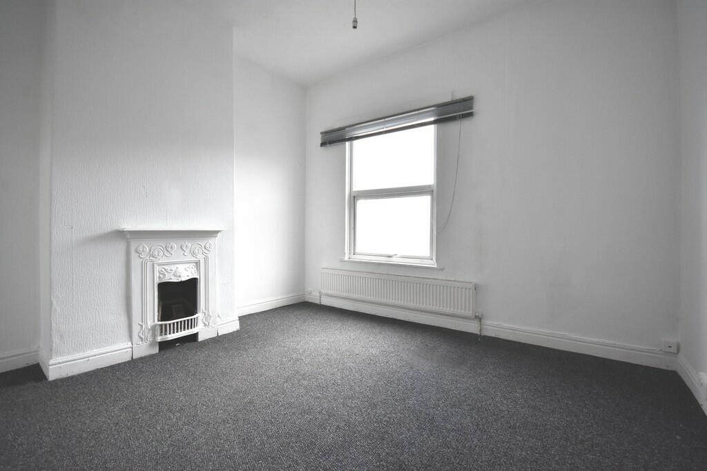 Front Bedroom 2-m...