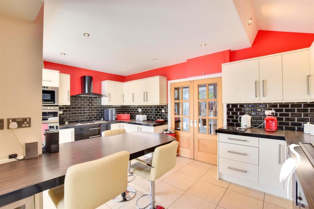 Breakfasting Kitchen