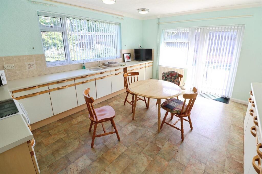Kitchen/Breakfast Room