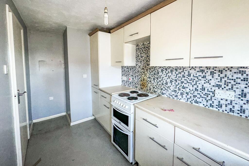 16 Loughman Close, Kingswood, Bristol, BS15 4BZ