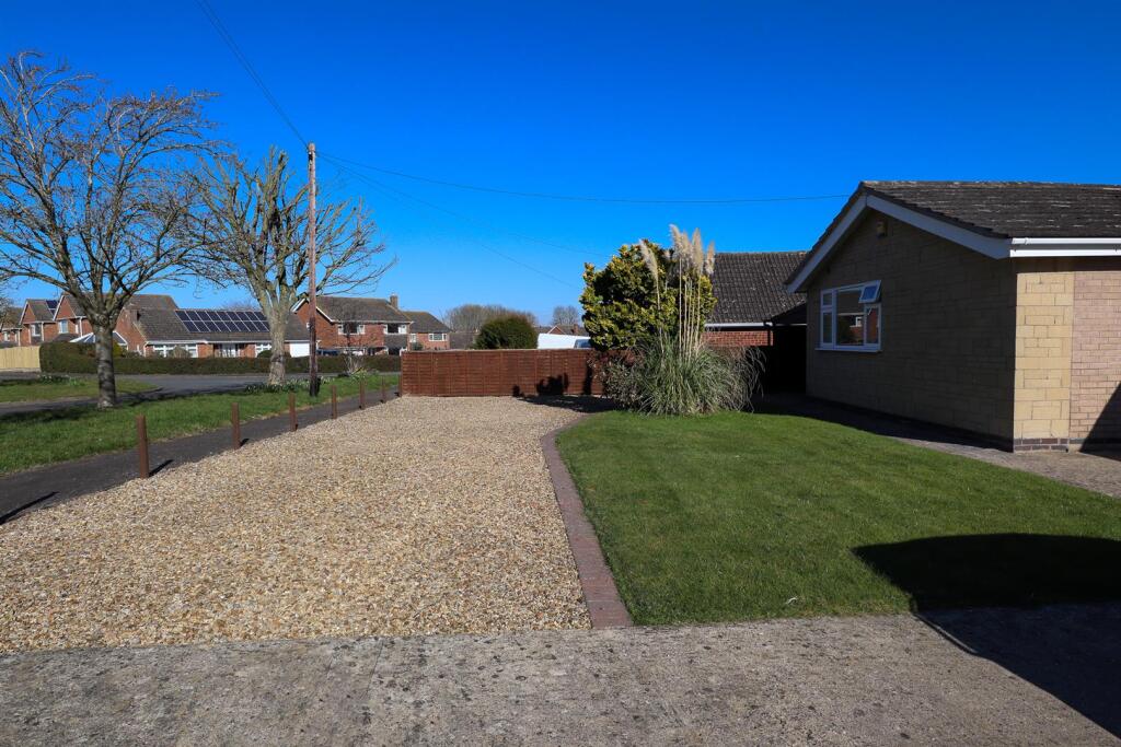 Front garden.jpg