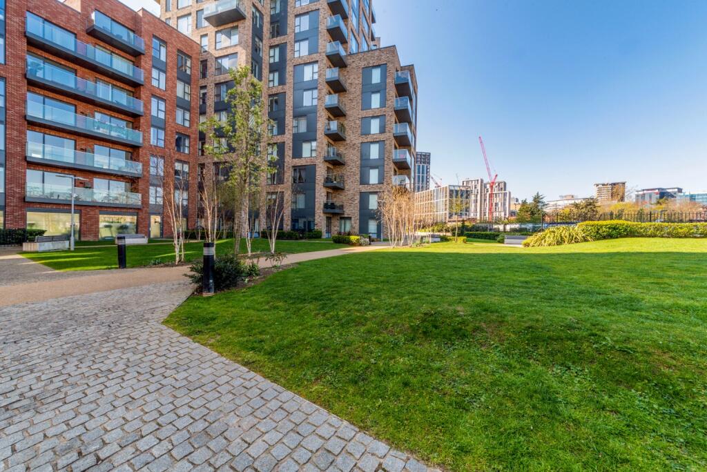 Exterior - Santina B