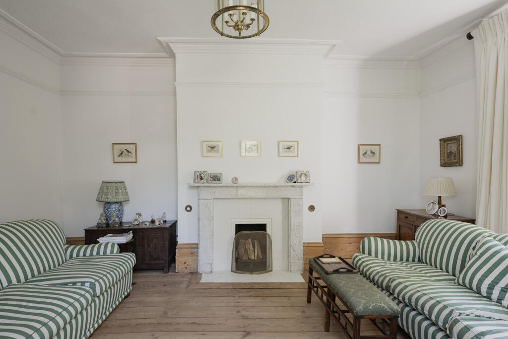 299197 - 4-Laburnhum House, Downham Market-4.jpg