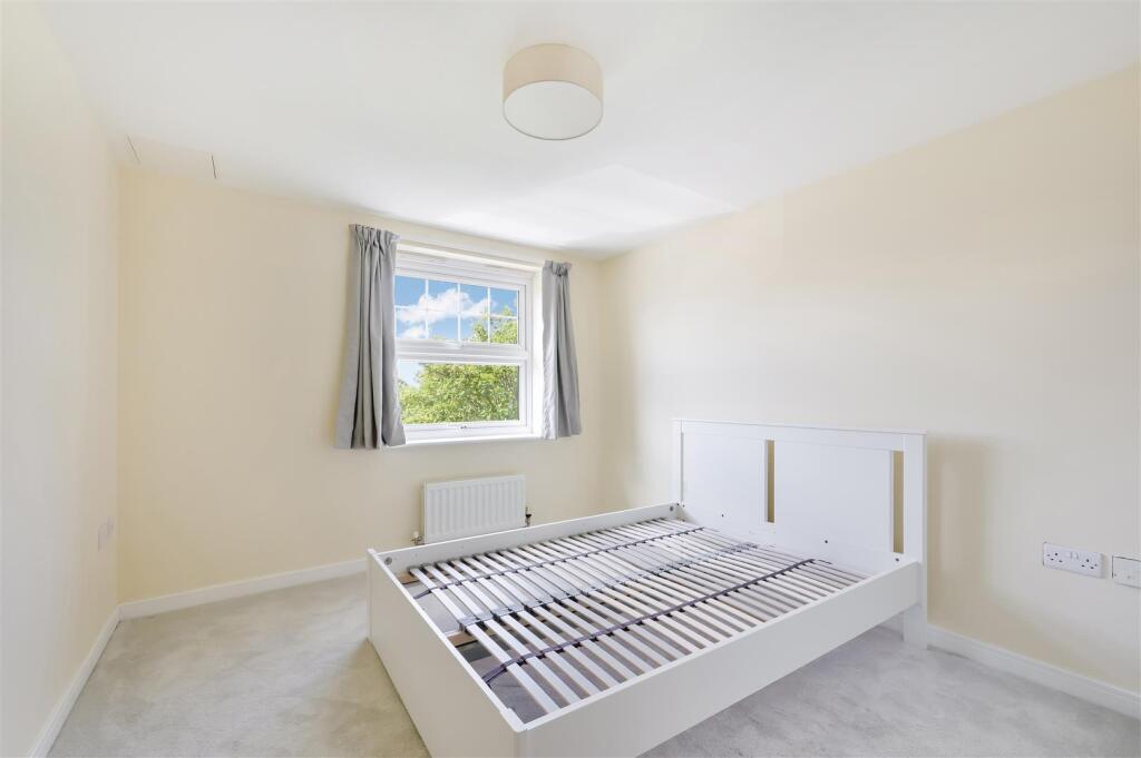 ELSTEAD HOUSE (2).jpg