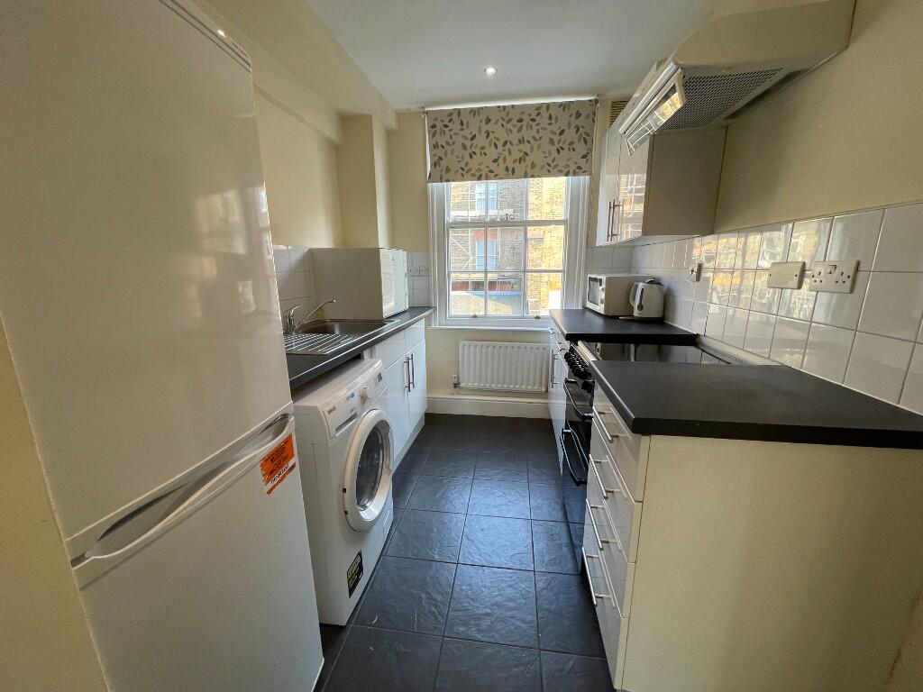 Full kitchen