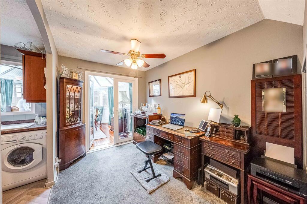 Study/dining area