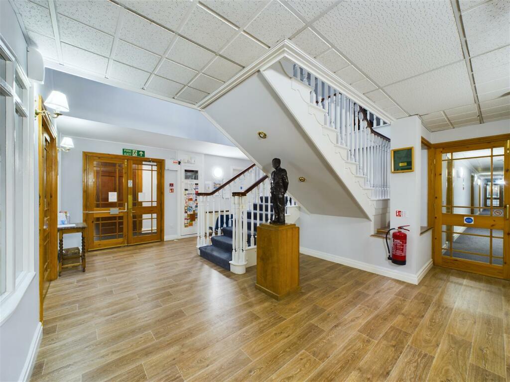 COMMUNAL HALLWAY