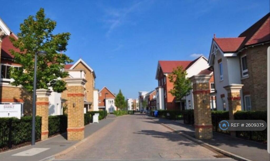 Boulters Meadow Estate Entrance