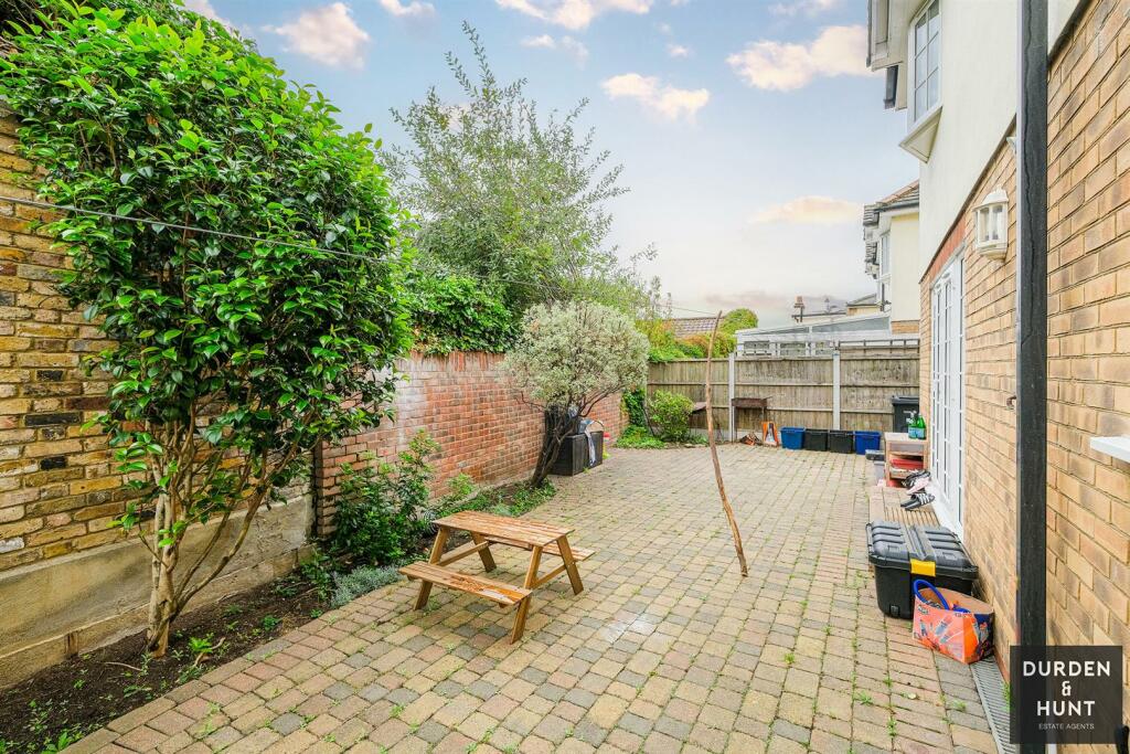 Mossford Green-22_web.jpg