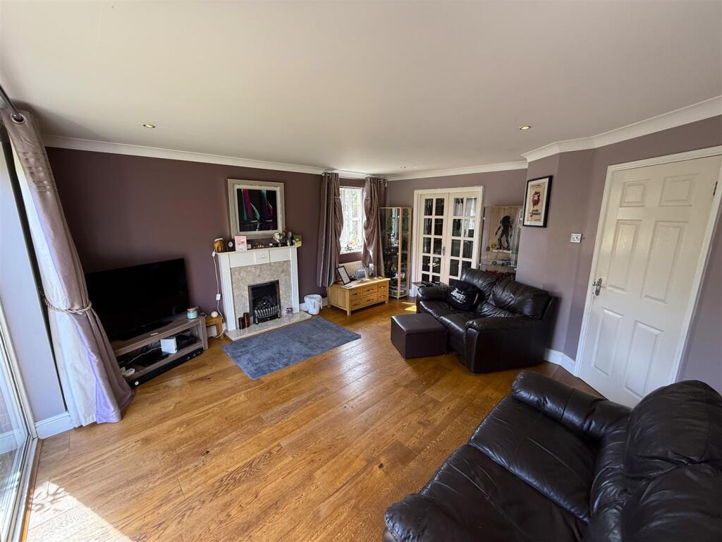 Living Room B.JPG