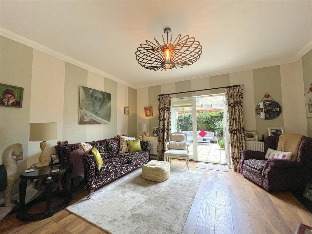 Living Room (1).jpeg