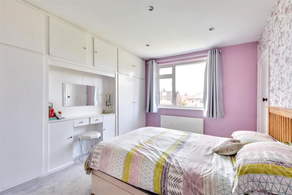Bedroom 1_1.jpeg
