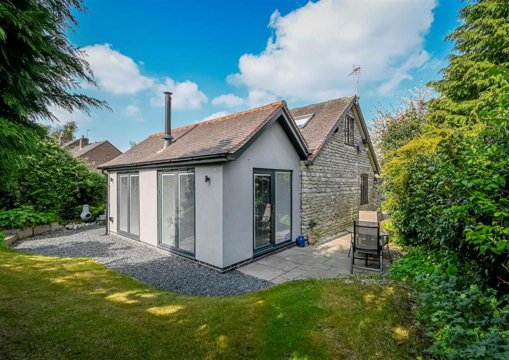 1 Manor House Close-32.jpg