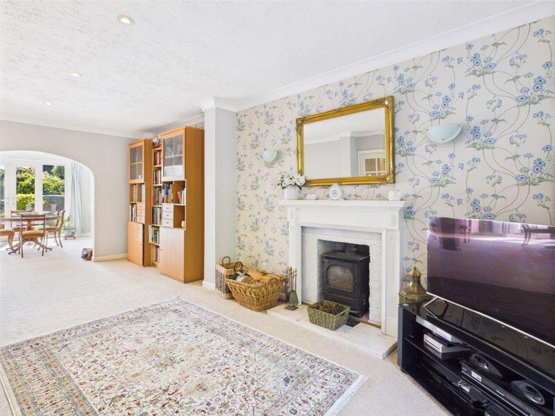 Through living dining room 