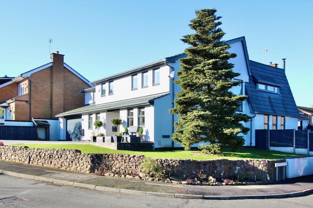 View of property at the front