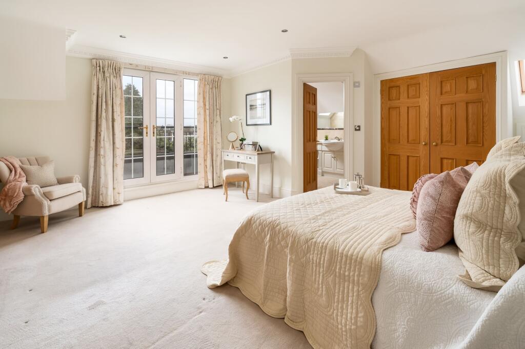 Principal suite