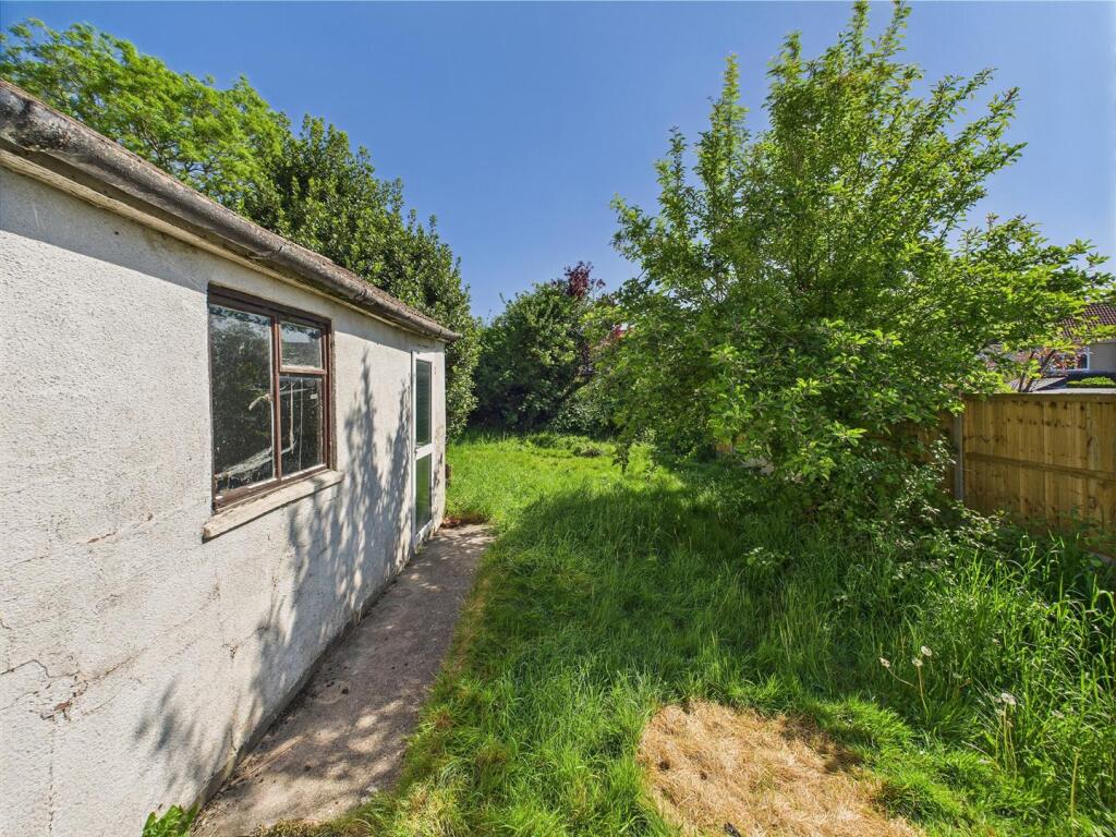 16 - Semi-detached  House for Auction, Patchway.jp