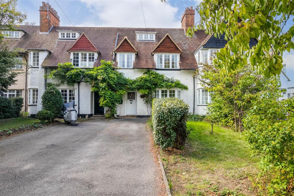 Norton Way South 357-6.jpg