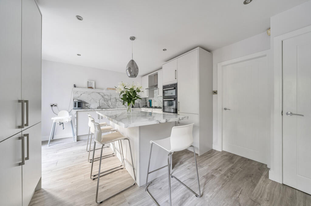 1348224-3-68bb087...