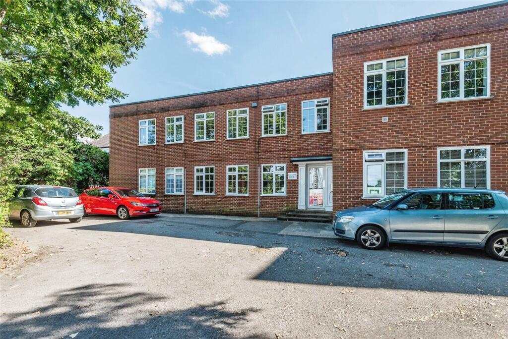 Epsom Road, Leatherhead, Surrey, KT22