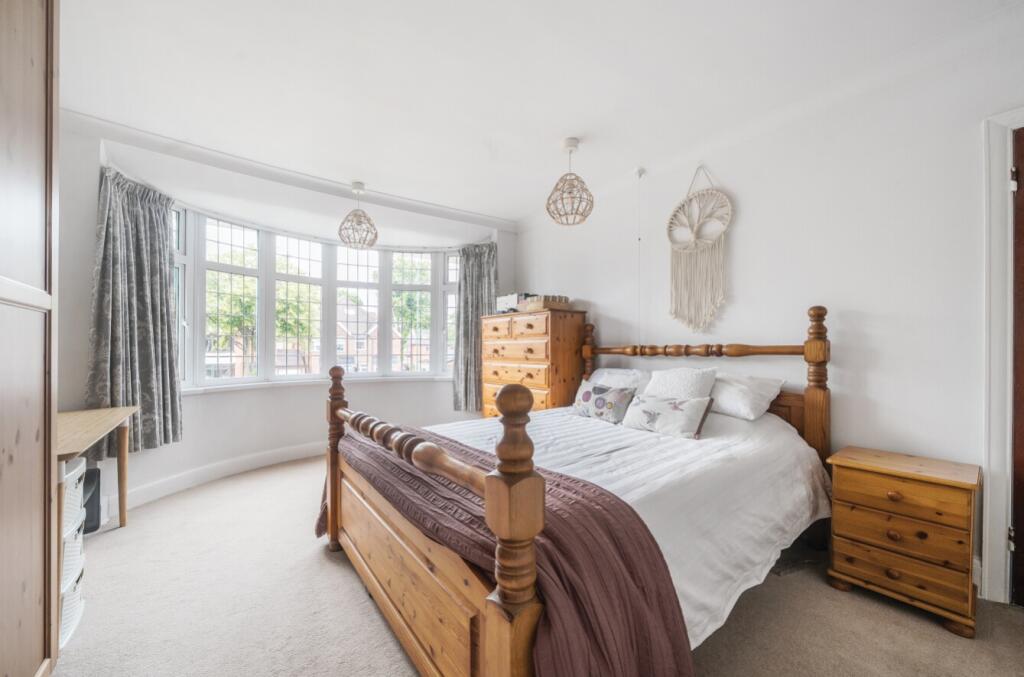 1303703-13-684b445b19ae7-ARW