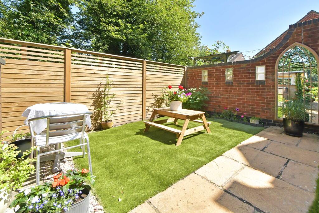 Private courtyard garden