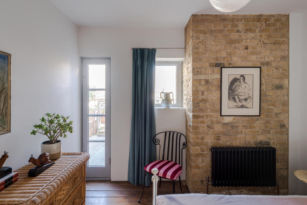 270696 - 6A Basing Court-30.jpg