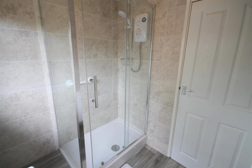 SR Shower Room ii.JPG