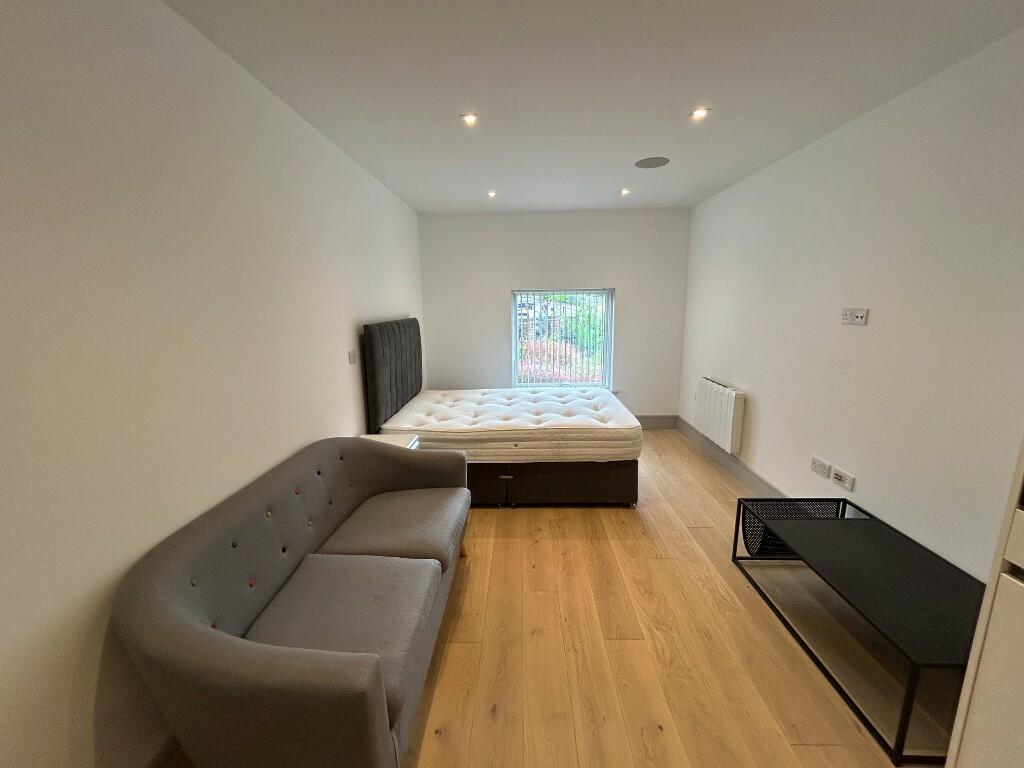 St. Johns Road, London, TW7