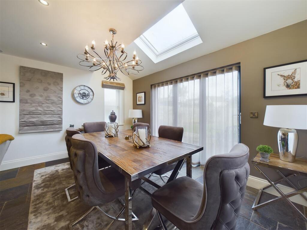 KITCHEN/RECEPTION ROOM