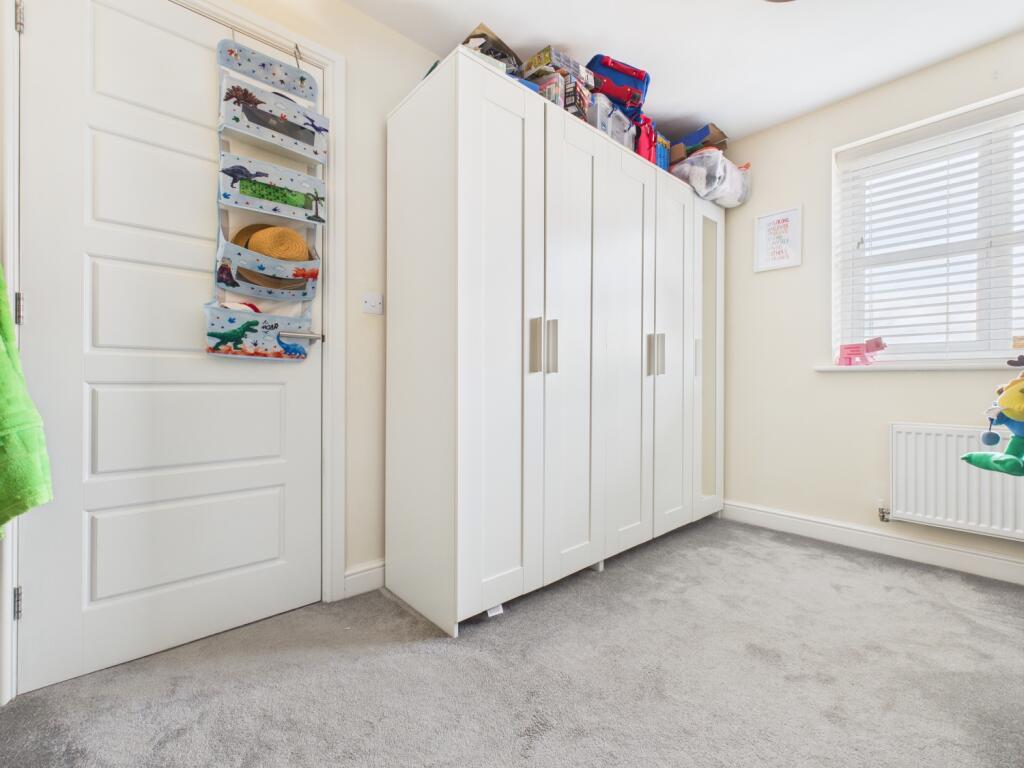 CAM03729G0-PR0193-STILL004