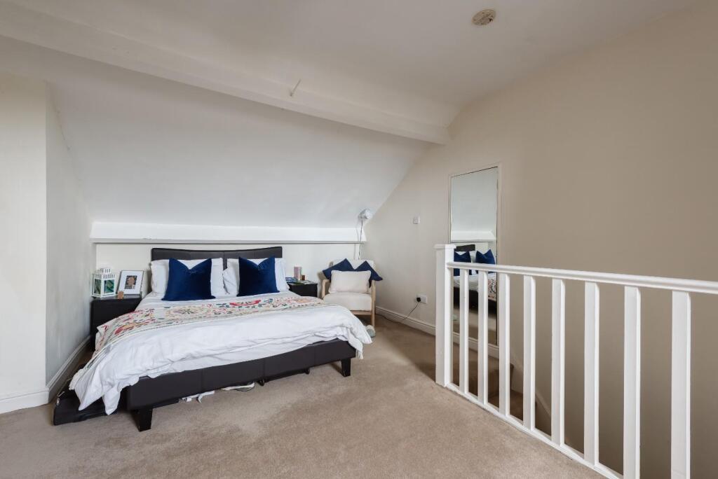19PortseaRoad(Interior)-21.jpg