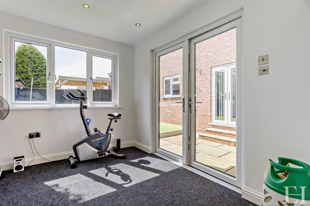 8646478-interiorW...