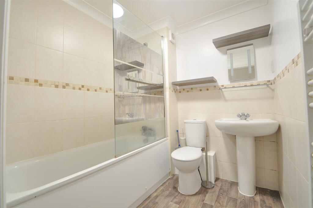 Bathroom.jpg