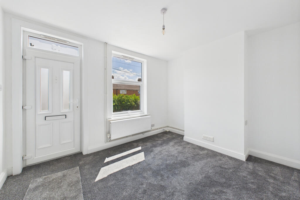 CAM05454G0-PR0036-STILL005