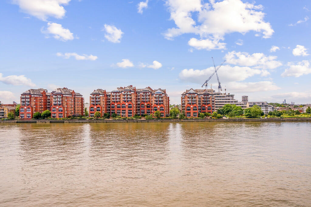 Vicentia Court (5...