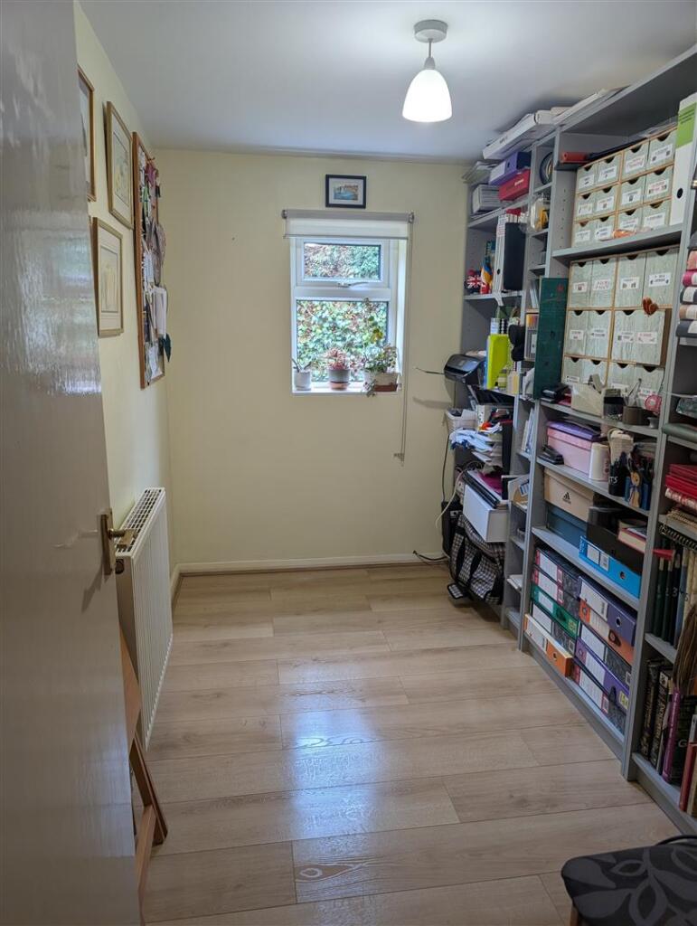 STUDY/DOWNSTAIRS BEDROOM