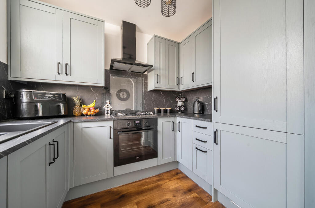 1371422-8-68f754e...