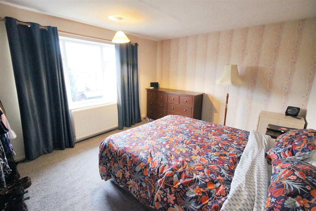 bedroom 1.jpeg