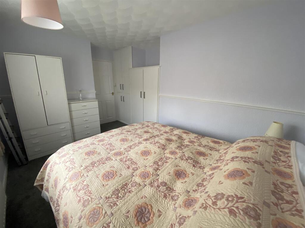 Bedroom no.2 rear double: