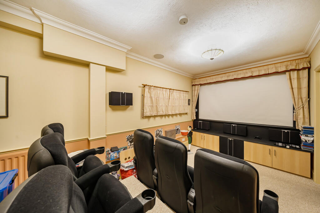 1382157-18-692860...