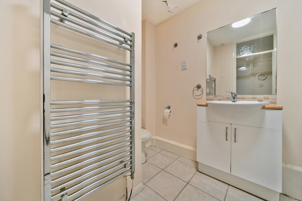 13-6821e1aa25256-...