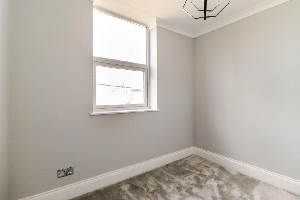51 Holly Road-27.jpg