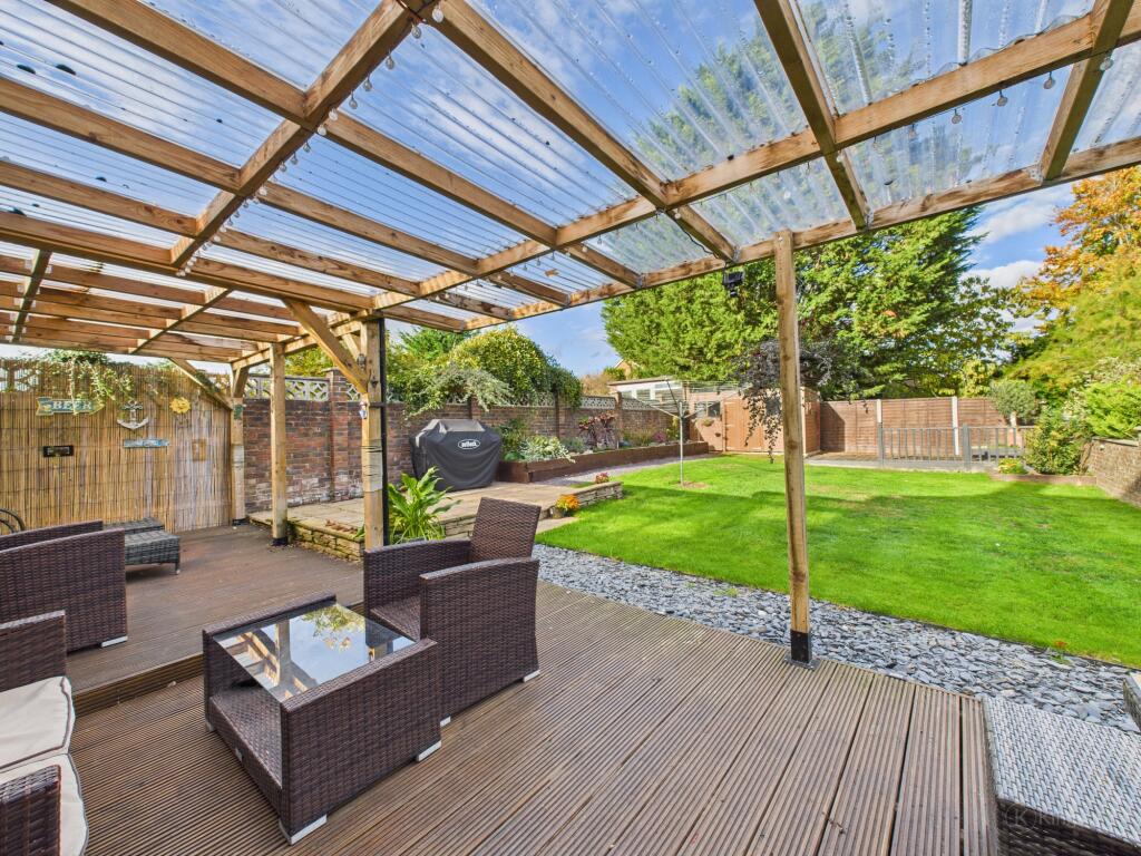 CAM02136G0-PR0484-STILL013